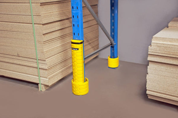 VISIPLAS AX140 Pallet Deflector on Front upright of pallet rack with protector.